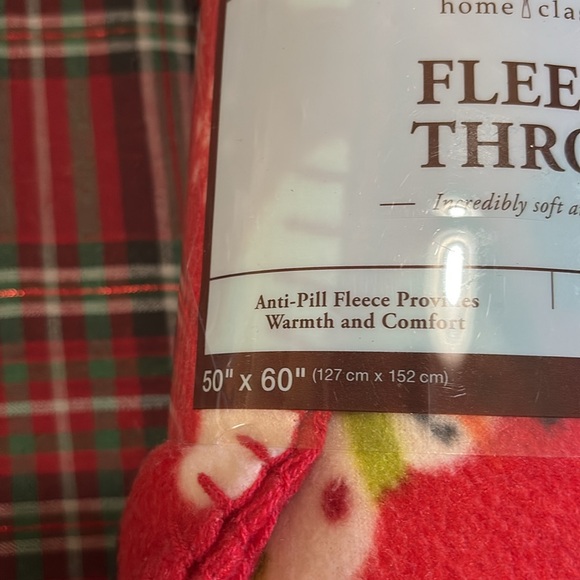 NWT CHRISTMAS FLEECE THROW - Picture 2 of 3
